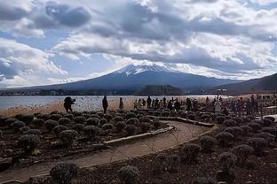 平托：没人能贬低穆帅对罗马的影响，他曾午夜冒着大雪给球迷签名